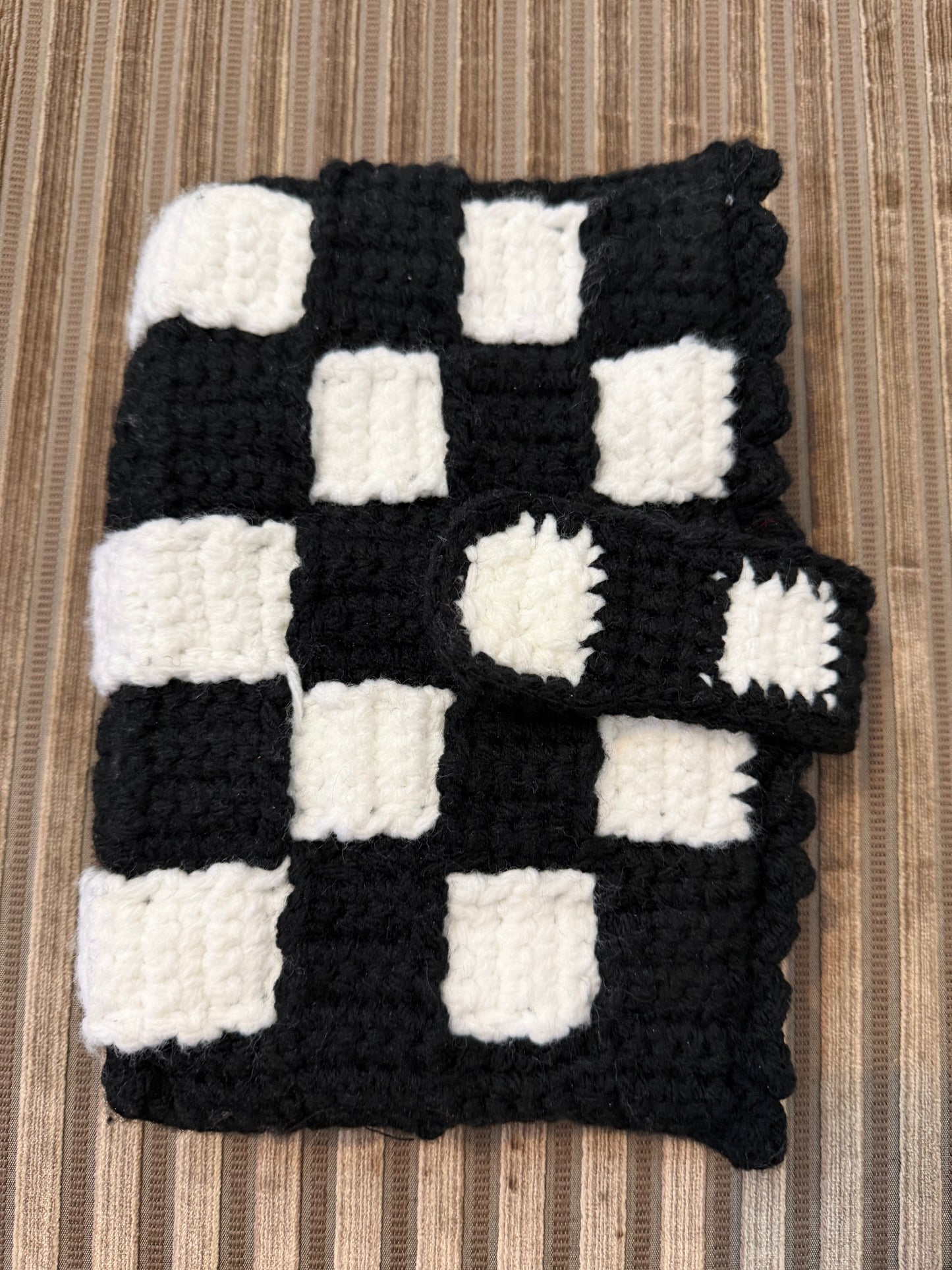 Protège-livre au crochet – Collection damier