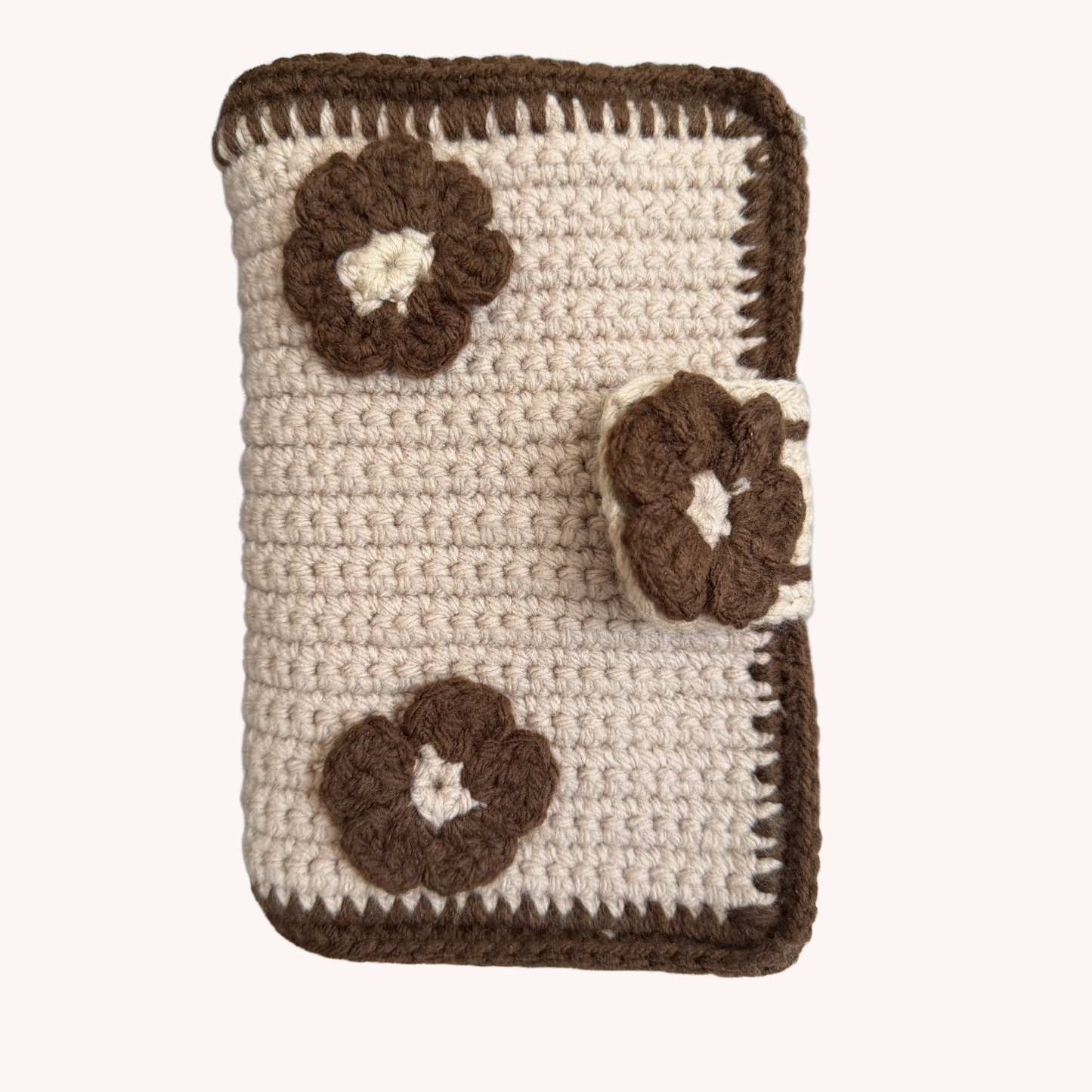 Protège-livre au crochet – Collection Écrin