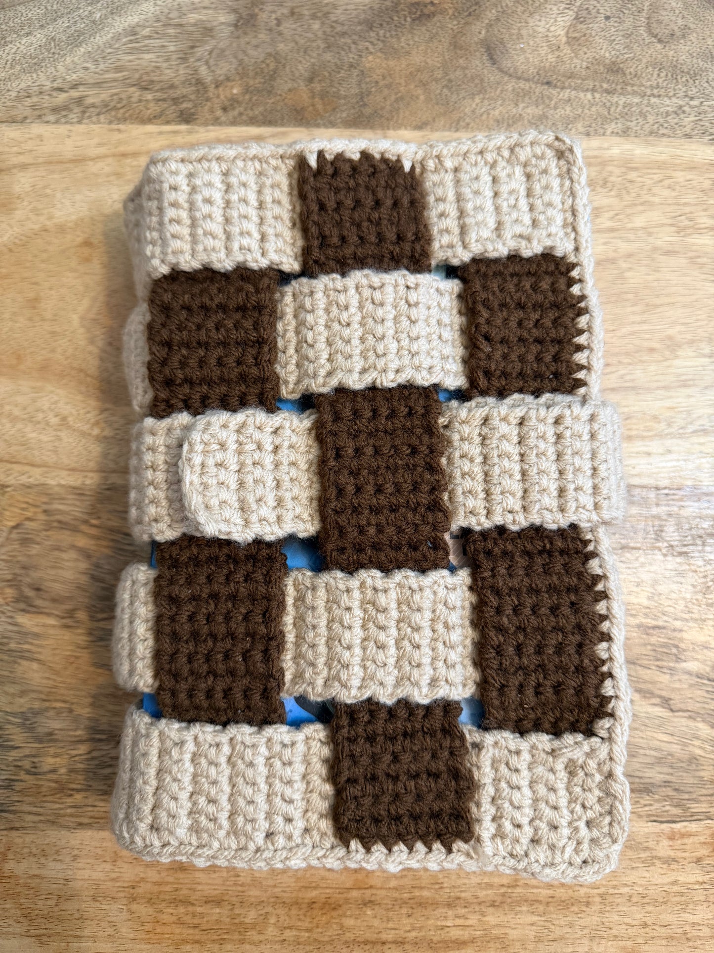 Protège-livre au crochet – Collection damier